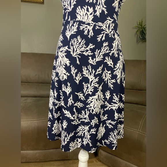 Michael Kors Nautical Coral Navy & White Coral Reef Cap Sleeve Midi Dress Sz M - Picture 4 of 12